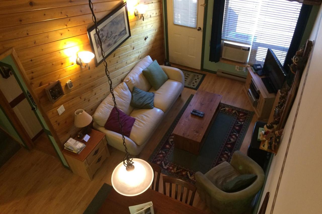 The Griz Inn By Park Vacation Management Fernie Exteriör bild