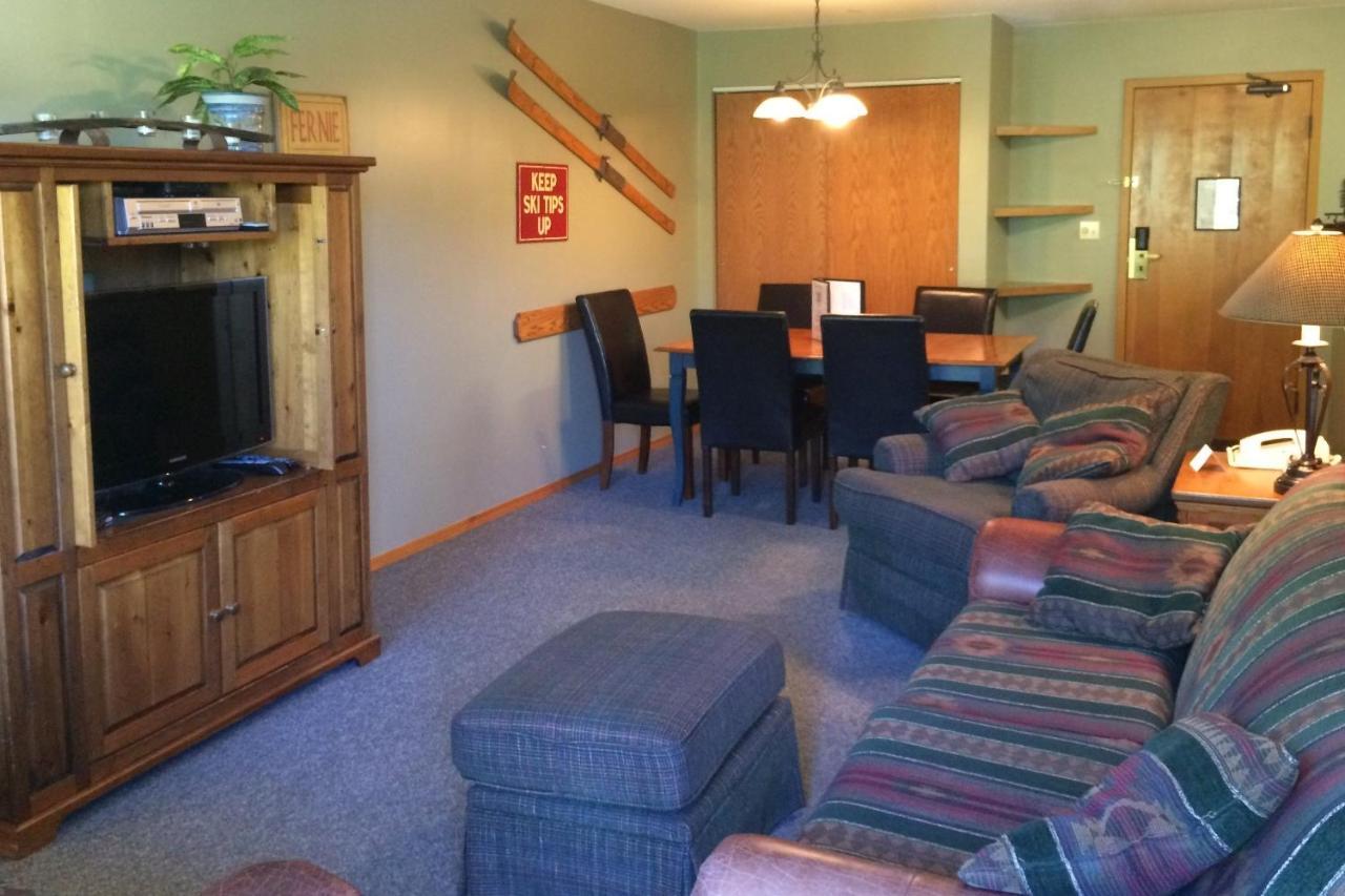 The Griz Inn By Park Vacation Management Fernie Exteriör bild
