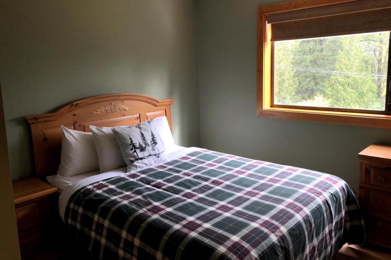 The Griz Inn By Park Vacation Management Fernie Exteriör bild