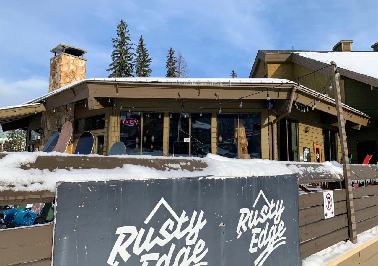 The Griz Inn By Park Vacation Management Fernie Exteriör bild